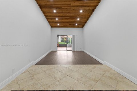 House in Sunrise, Florida 2 bedrooms, 112.13 sq.m. № 1862926 - photo 23