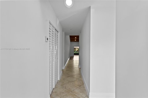 House in Sunrise, Florida 2 bedrooms, 112.13 sq.m. № 1862926 - photo 10