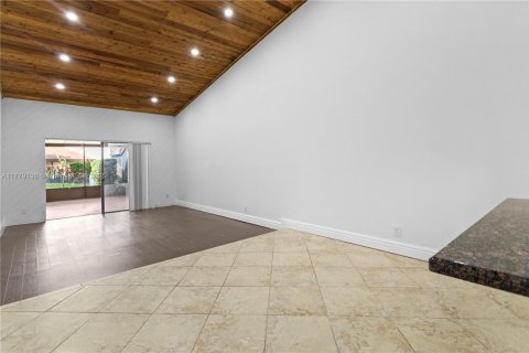 House in Sunrise, Florida 2 bedrooms, 112.13 sq.m. № 1862926 - photo 25