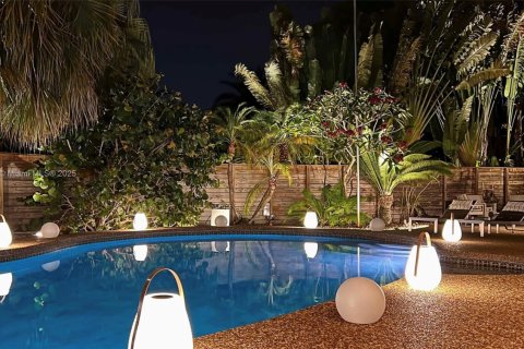 House in Oakland Park, Florida 4 bedrooms, 195.19 sq.m. № 1958243 - photo 17