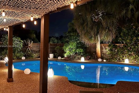 House in Oakland Park, Florida 4 bedrooms, 195.19 sq.m. № 1958243 - photo 20