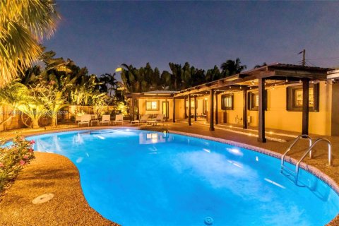 House in Oakland Park, Florida 4 bedrooms, 195.19 sq.m. № 1958243 - photo 24