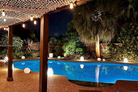 House in Oakland Park, Florida 4 bedrooms, 195.19 sq.m. № 1958243 - photo 19