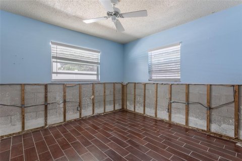 House in Saint Petersburg, Florida 3 bedrooms, 106.56 sq.m. № 1883315 - photo 18
