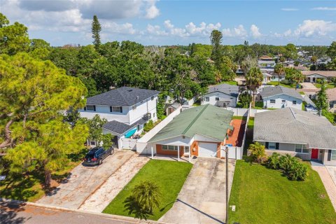 House in Saint Petersburg, Florida 3 bedrooms, 106.56 sq.m. № 1883315 - photo 23