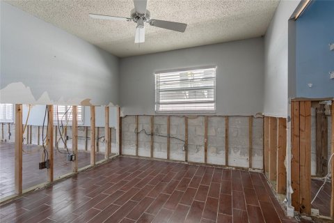 House in Saint Petersburg, Florida 3 bedrooms, 106.56 sq.m. № 1883315 - photo 13