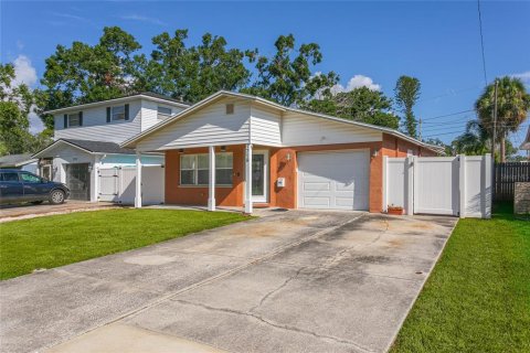 House in Saint Petersburg, Florida 3 bedrooms, 106.56 sq.m. № 1883315 - photo 22