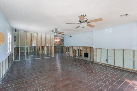 House in Saint Petersburg, Florida 3 bedrooms, 106.56 sq.m. № 1883315 - photo 10