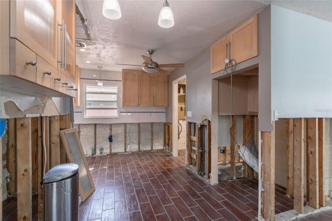 House in Saint Petersburg, Florida 3 bedrooms, 106.56 sq.m. № 1883315 - photo 12