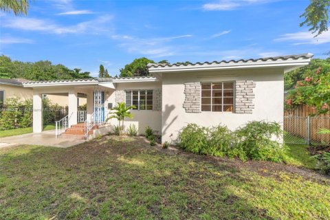 Снять в аренду виллу или дом в Майами, Флорида 2 спальни, 98.48м2, № 1956023 - фото 28