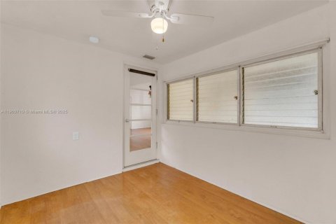 Снять в аренду виллу или дом в Майами, Флорида 2 спальни, 98.48м2, № 1956023 - фото 15