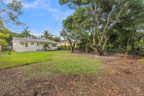 Снять в аренду виллу или дом в Майами, Флорида 2 спальни, 98.48м2, № 1956023 - фото 5