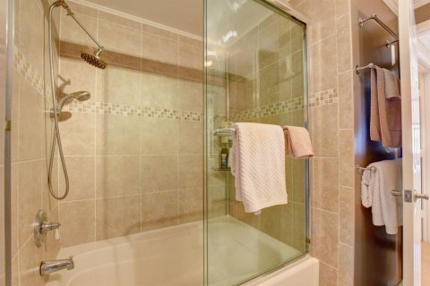 Купить кондоминиум в Уэст-Палм-Бич, Флорида 3 комнаты, 104.05м2, № 2083874 - фото 16