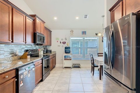 House in Haines City, Florida 4 bedrooms, 168.62 sq.m. № 1514296 - photo 2