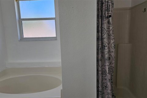 House in Kissimmee, Florida 6 bedrooms, 328.32 sq.m. № 1733529 - photo 7