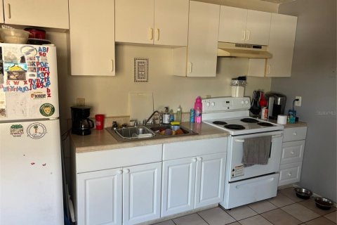 Immobilier commercial à vendre à Bradenton, Floride: 6 chambres, 184.69 m2 № 1620374 - photo 4