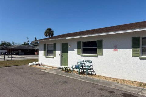 Immobilier commercial à vendre à Bradenton, Floride: 6 chambres, 184.69 m2 № 1620374 - photo 3