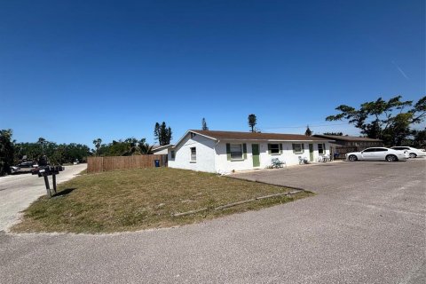 Immobilier commercial à vendre à Bradenton, Floride: 6 chambres, 184.69 m2 № 1620374 - photo 14