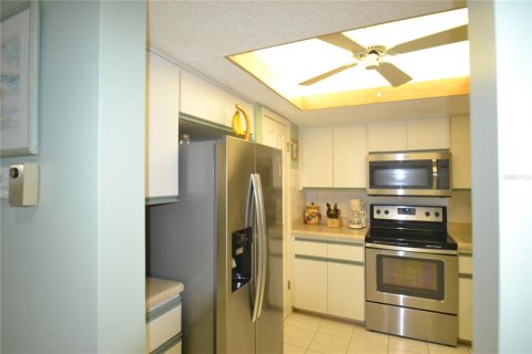 Condominio en alquiler en Tarpon Springs, Florida, 2 dormitorios, 118.91 m2 № 1717217 - foto 17