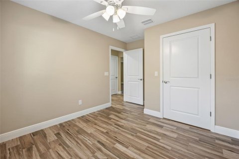 House in Eustis, Florida 3 bedrooms, 126.63 sq.m. № 1841599 - photo 20
