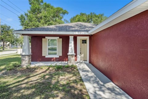 House in Eustis, Florida 3 bedrooms, 126.63 sq.m. № 1841599 - photo 2