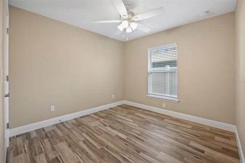 House in Eustis, Florida 3 bedrooms, 126.63 sq.m. № 1841599 - photo 19