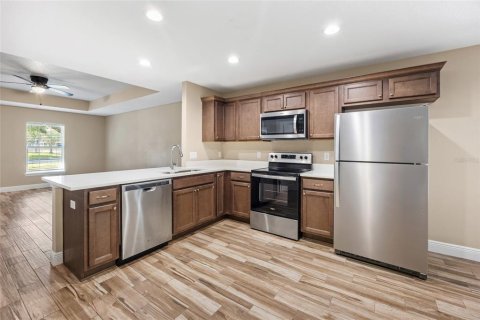 House in Eustis, Florida 3 bedrooms, 126.63 sq.m. № 1841599 - photo 6