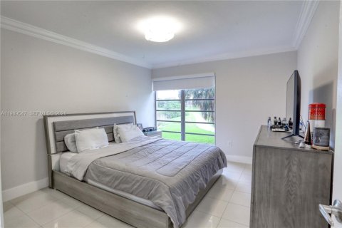 Copropriété à louer à Miami, Floride: 1 chambre, 77.85 m2 № 2051612 - photo 3