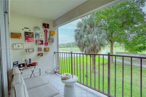 Copropriété à louer à Miami, Floride: 1 chambre, 77.85 m2 № 2051612 - photo 9