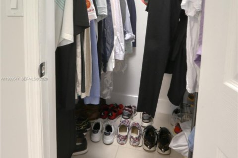 Copropriété à louer à Miami, Floride: 1 chambre, 77.85 m2 № 2051612 - photo 7