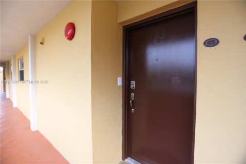 Copropriété à louer à Miami, Floride: 1 chambre, 77.85 m2 № 2051612 - photo 11