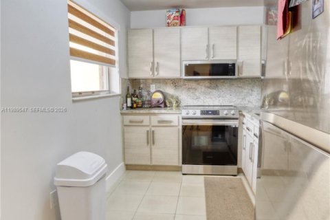 Copropriété à louer à Miami, Floride: 1 chambre, 77.85 m2 № 2051612 - photo 5