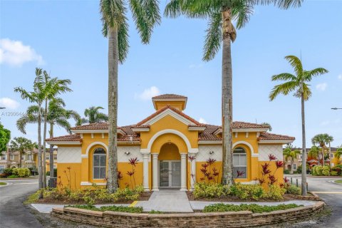 Touwnhouse à louer à Homestead, Floride: 2 chambres, 110.55 m2 № 2072947 - photo 25