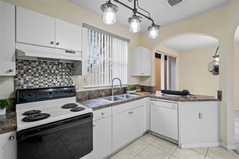 Touwnhouse à louer à Homestead, Floride: 2 chambres, 110.55 m2 № 2072947 - photo 8