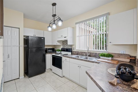 Touwnhouse à louer à Homestead, Floride: 2 chambres, 110.55 m2 № 2072947 - photo 7