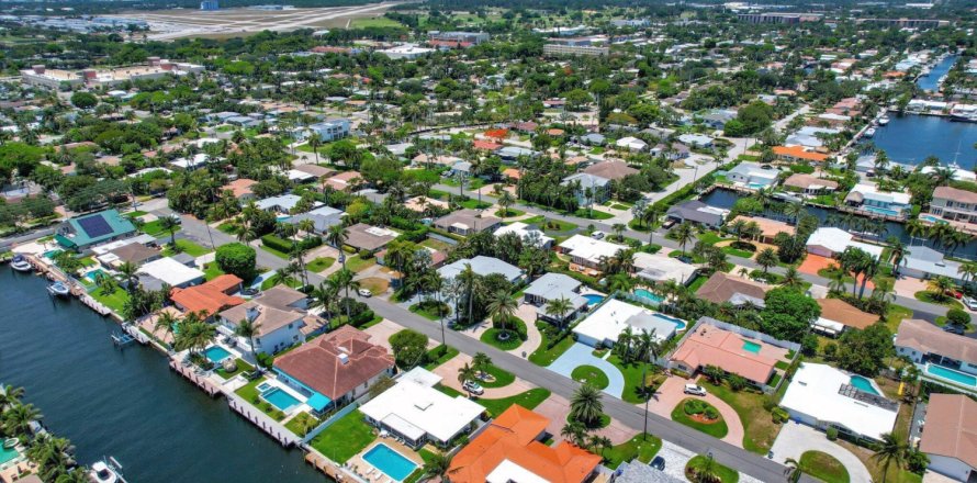 Villa ou maison à Pompano Beach, Floride 3 chambres, 184.88 m2 № 1221655