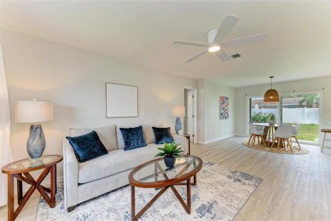 Casa en venta en Bradenton, Florida, 2 dormitorios, 98.01 m2 № 1916117 - foto 5