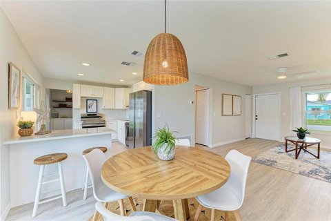 Casa en venta en Bradenton, Florida, 2 dormitorios, 98.01 m2 № 1916117 - foto 18