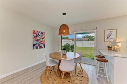 Casa en venta en Bradenton, Florida, 2 dormitorios, 98.01 m2 № 1916117 - foto 17