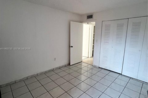Apartamento en alquiler en Miami, Florida, 3 dormitorios, 95.13 m2 № 2079310 - foto 18