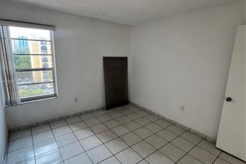 Apartamento en alquiler en Miami, Florida, 3 dormitorios, 95.13 m2 № 2079310 - foto 17