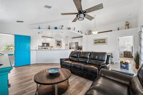 Casa en venta en Hernando Beach, Florida, 4 dormitorios, 142.51 m2 № 1524218 - foto 7