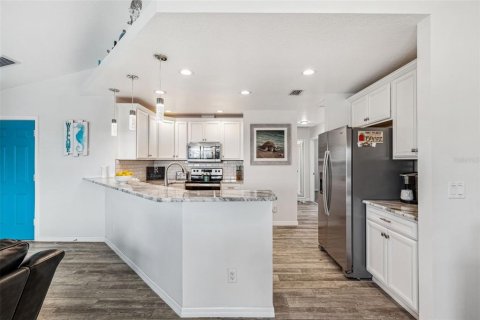 Casa en venta en Hernando Beach, Florida, 4 dormitorios, 142.51 m2 № 1524218 - foto 9