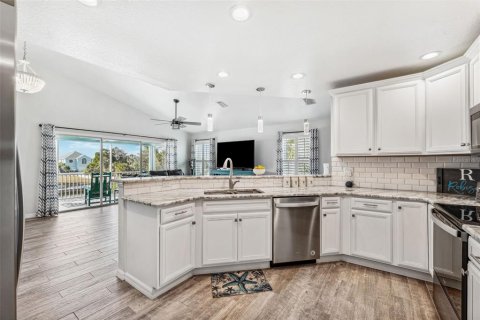 Casa en venta en Hernando Beach, Florida, 4 dormitorios, 142.51 m2 № 1524218 - foto 13