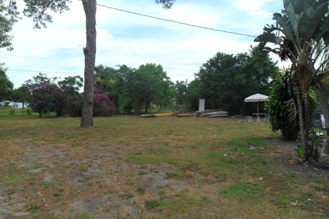 House in Lake Park, Florida 3 bedrooms, 103.12 sq.m. № 2387998 - photo 11