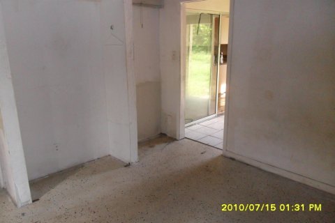 House in Lake Park, Florida 3 bedrooms, 103.12 sq.m. № 2387998 - photo 28