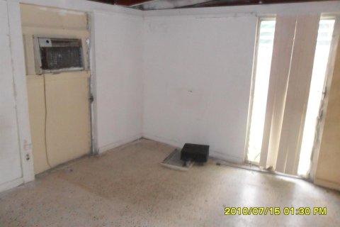 House in Lake Park, Florida 3 bedrooms, 103.12 sq.m. № 2387998 - photo 27