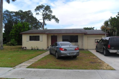 House in Lake Park, Florida 3 bedrooms, 103.12 sq.m. № 2387998 - photo 5