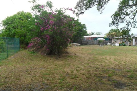 House in Lake Park, Florida 3 bedrooms, 103.12 sq.m. № 2387998 - photo 14