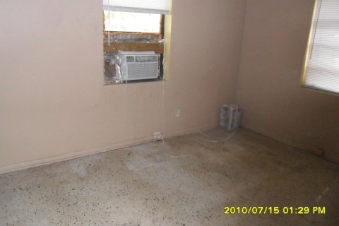 House in Lake Park, Florida 3 bedrooms, 103.12 sq.m. № 2387998 - photo 20